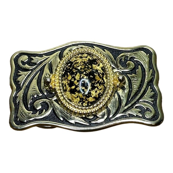 1970s belt buckle gold leaf under convex glass set in goldtone filigree - Picture 2 of 5